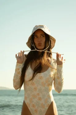 Clearance Bahama Mama Bucket Hat Accessories